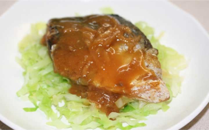 三陸産サバ味噌煮茹でキャベツ添え